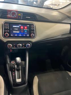 نيسان فيرسا